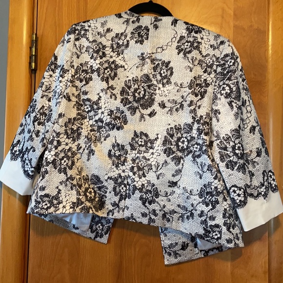 Floral “Scandal” Jacket - Picture 5 of 6